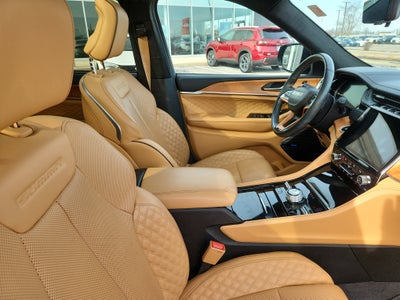 2022 Jeep Grand Cherokee Summit