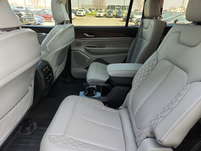 2022 Jeep Grand Cherokee L Summit