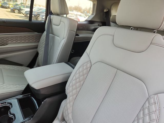 2022 Jeep Grand Cherokee L Summit