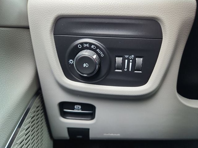 2022 Jeep Grand Cherokee L Summit