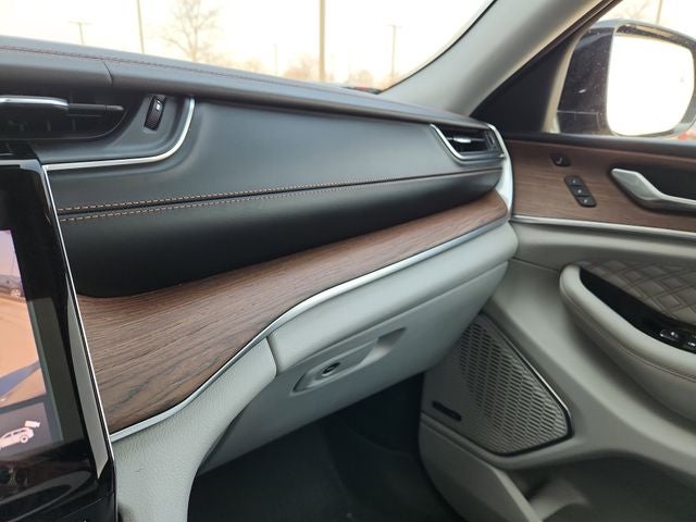 2022 Jeep Grand Cherokee L Summit