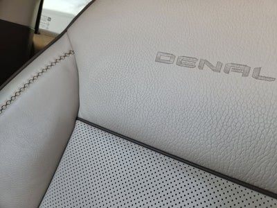 2022 GMC Yukon XL Denali