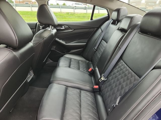 2023 Nissan Maxima Platinum