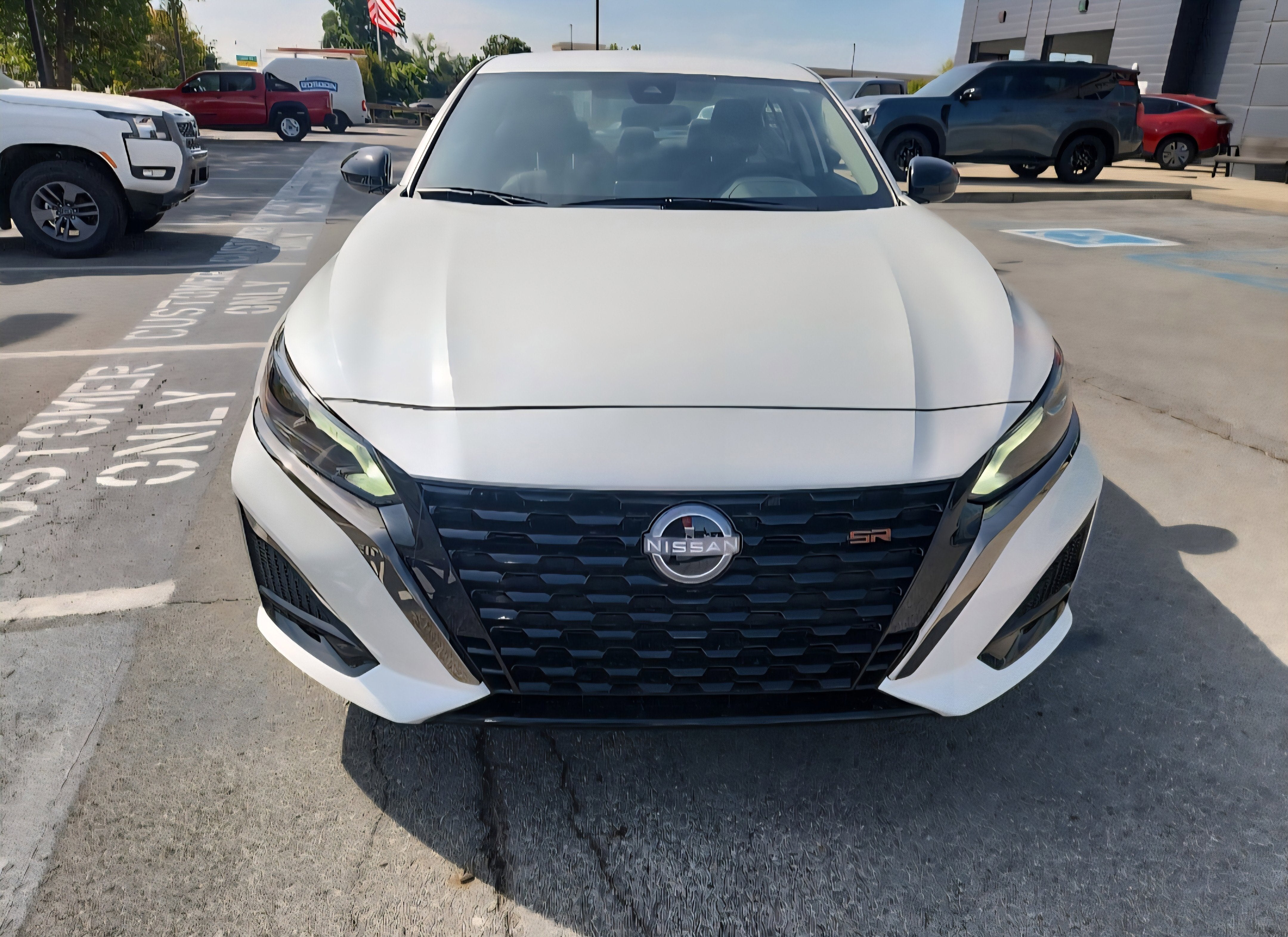 2025 Nissan Altima SR