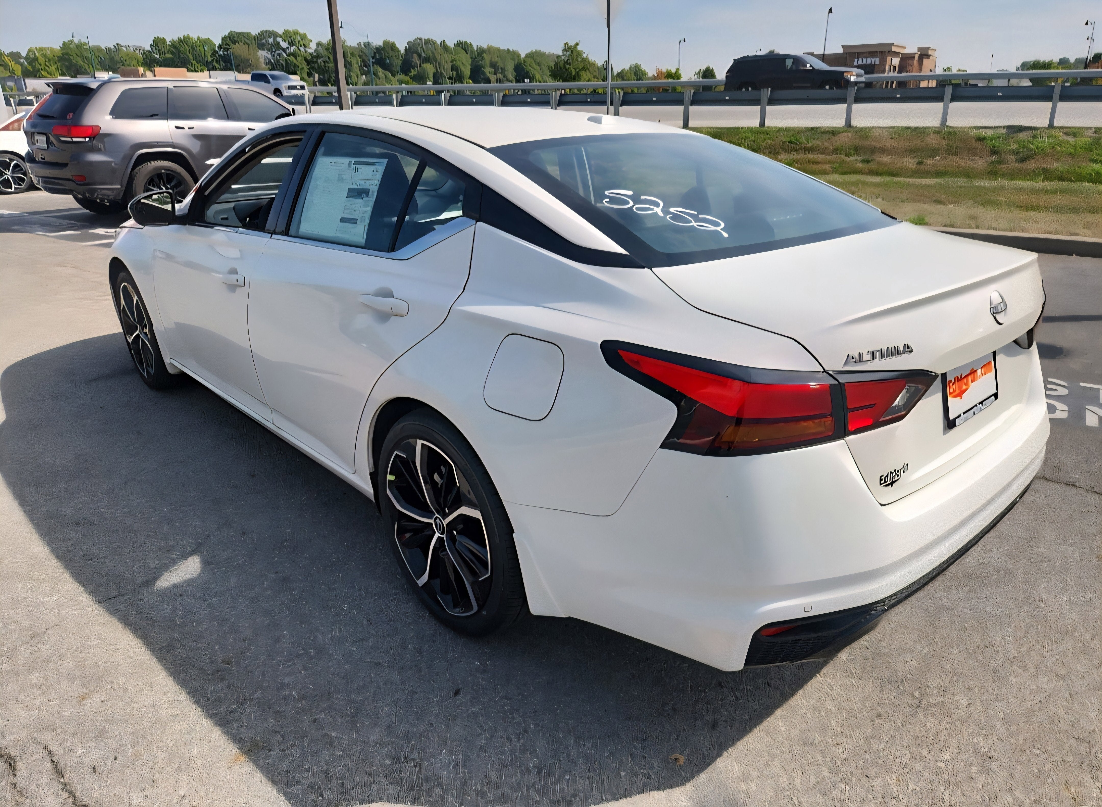 2025 Nissan Altima SR