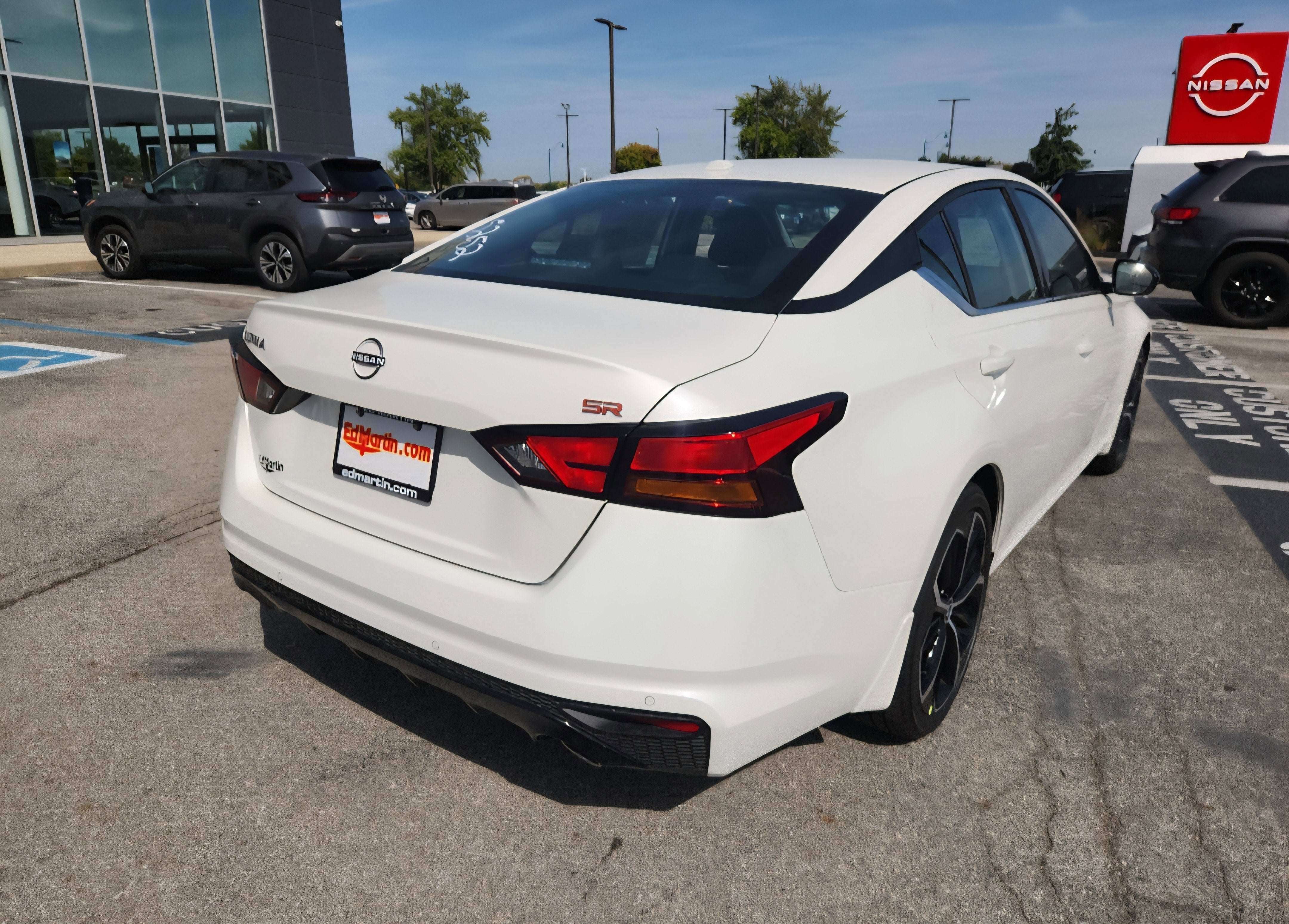 2025 Nissan Altima SR