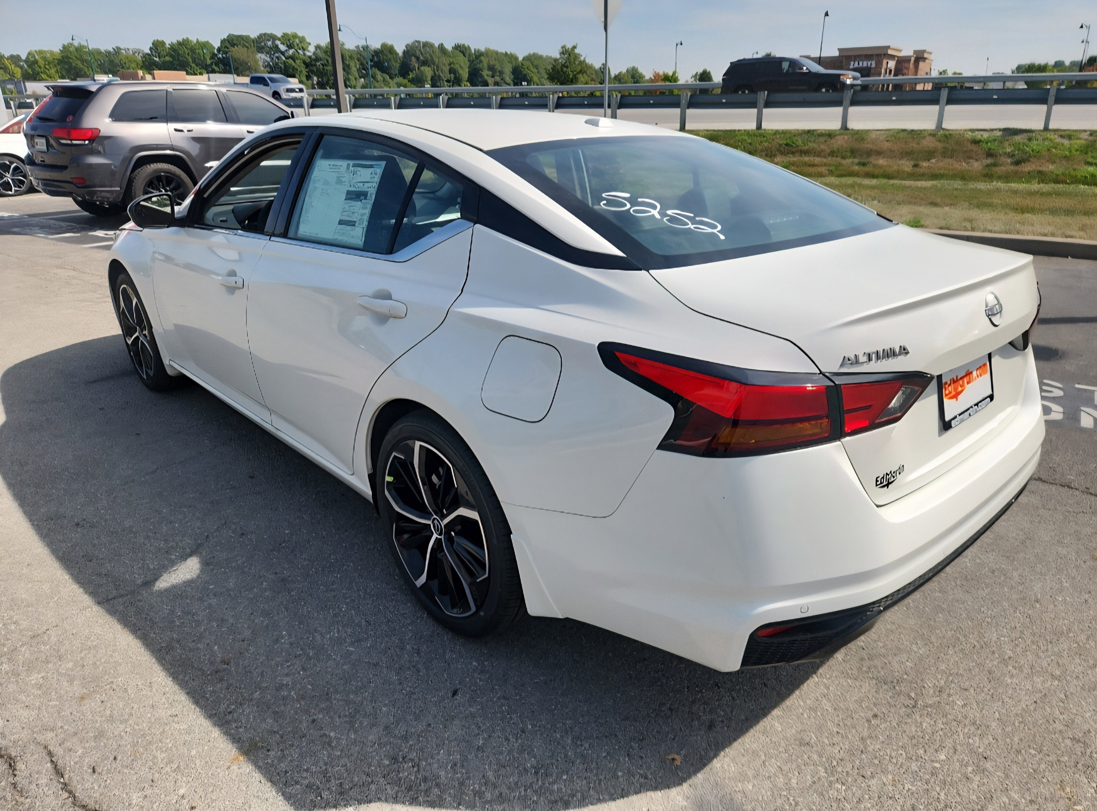 2025 Nissan Altima SR