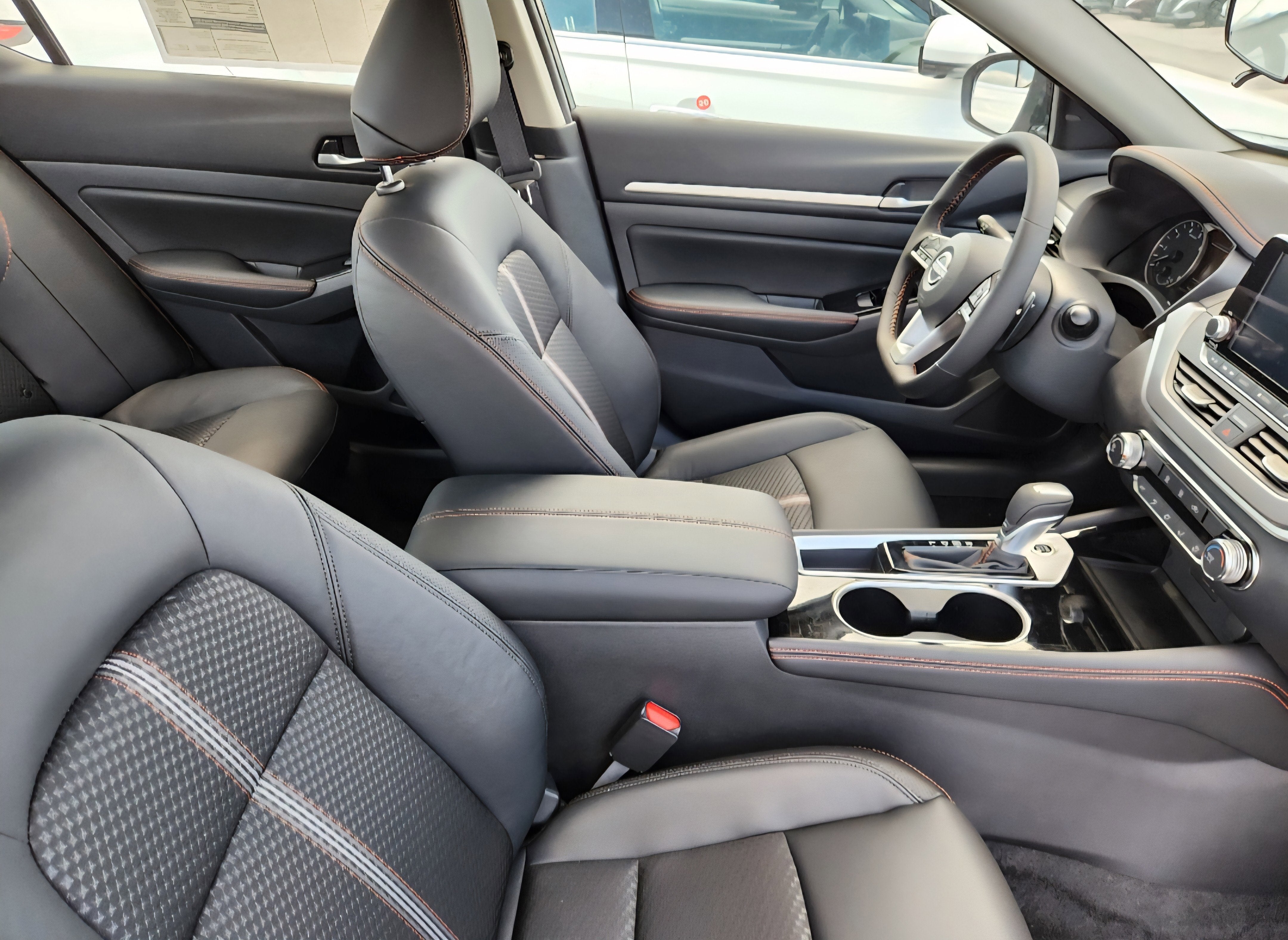 2025 Nissan Altima SR