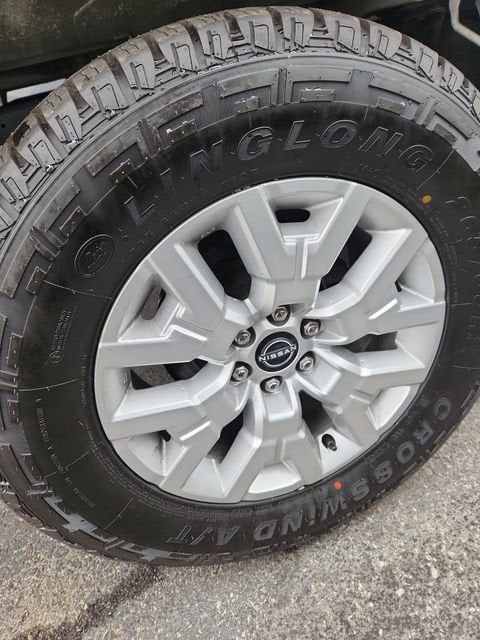 2023 Nissan Frontier SV