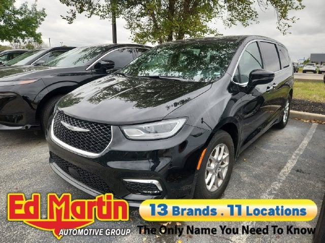2025 Chrysler Pacifica Select