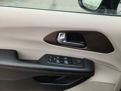 2017 Chrysler Pacifica Touring L