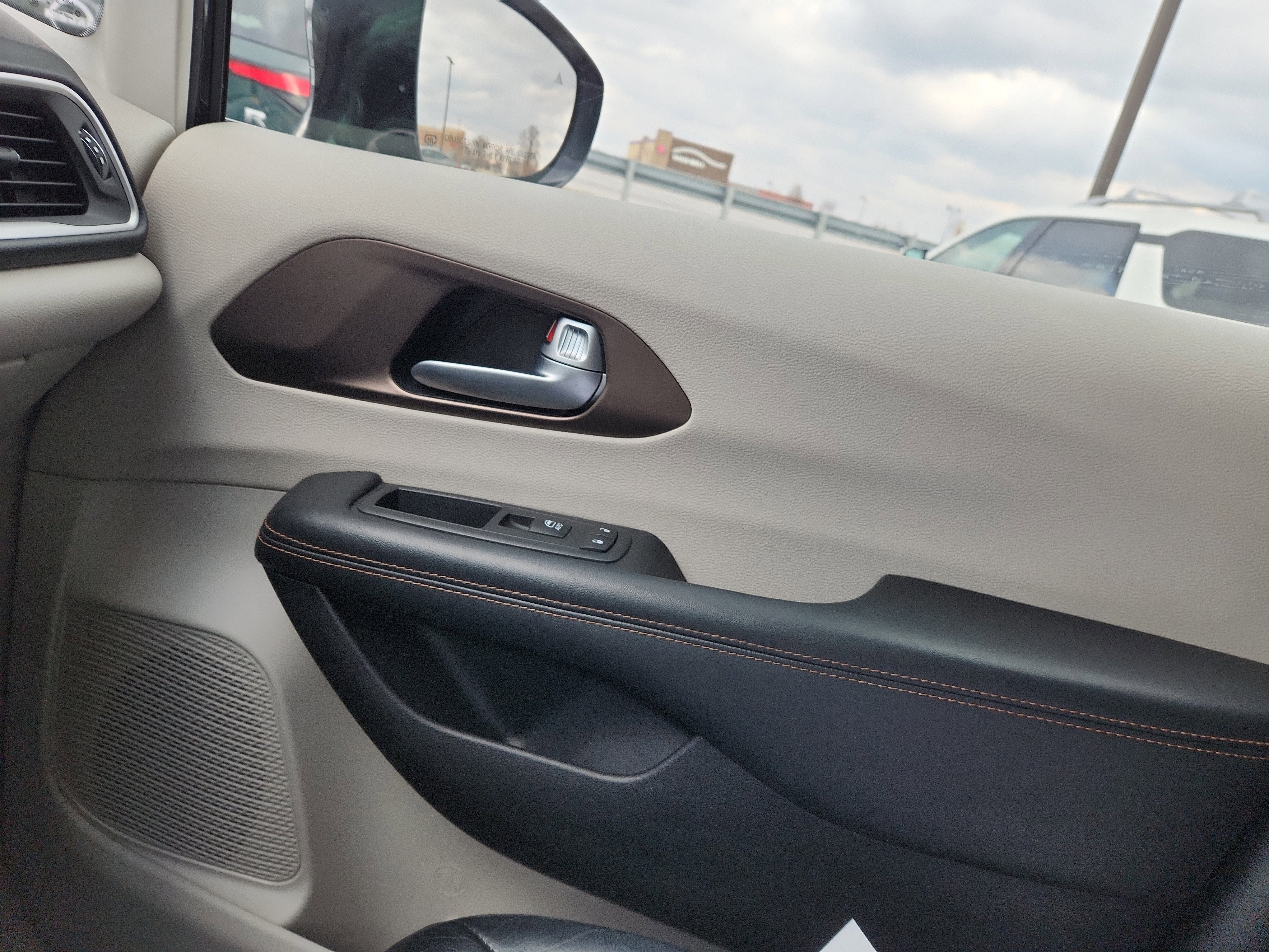 2017 Chrysler Pacifica Touring L