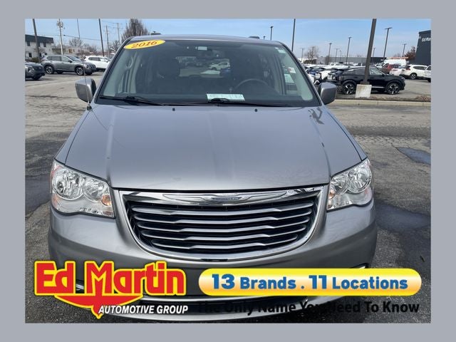 2016 Chrysler Town & Country Touring