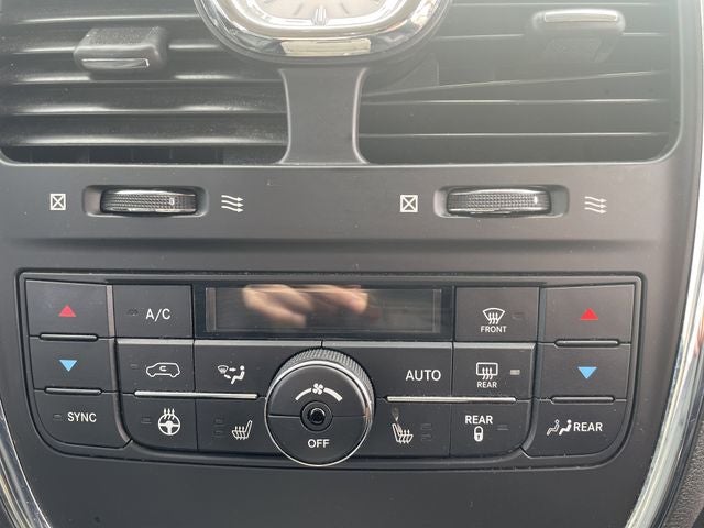 2016 Chrysler Town & Country Touring