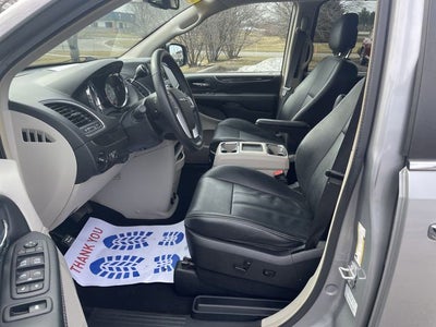 2016 Chrysler Town & Country Touring