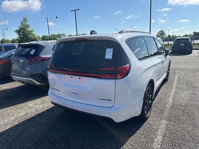 2025 Chrysler Pacifica Limited