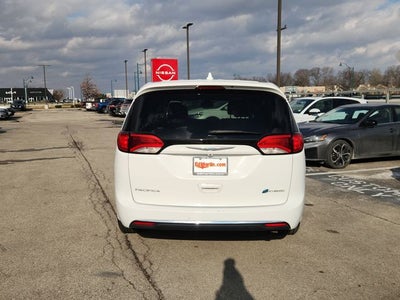 2017 Chrysler Pacifica Hybrid Touring Plus