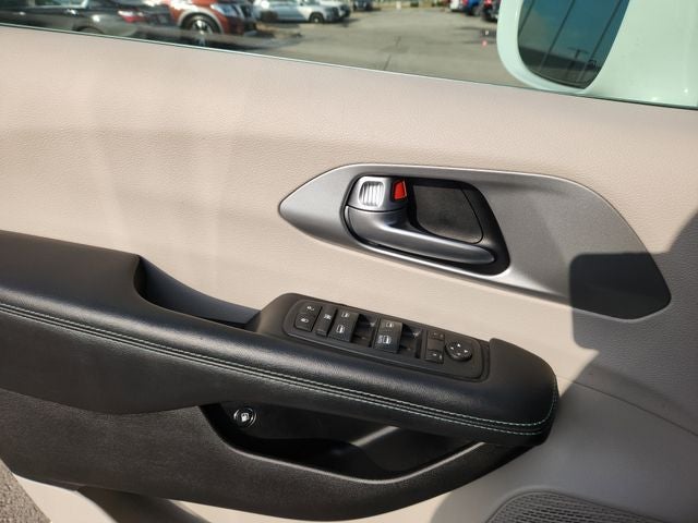 2017 Chrysler Pacifica Hybrid Touring Plus