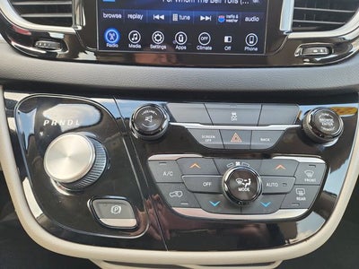 2017 Chrysler Pacifica Hybrid Touring Plus