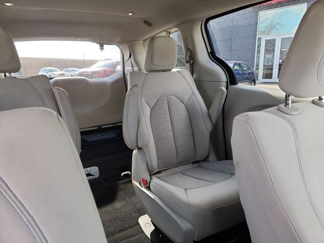 2017 Chrysler Pacifica Hybrid Touring Plus