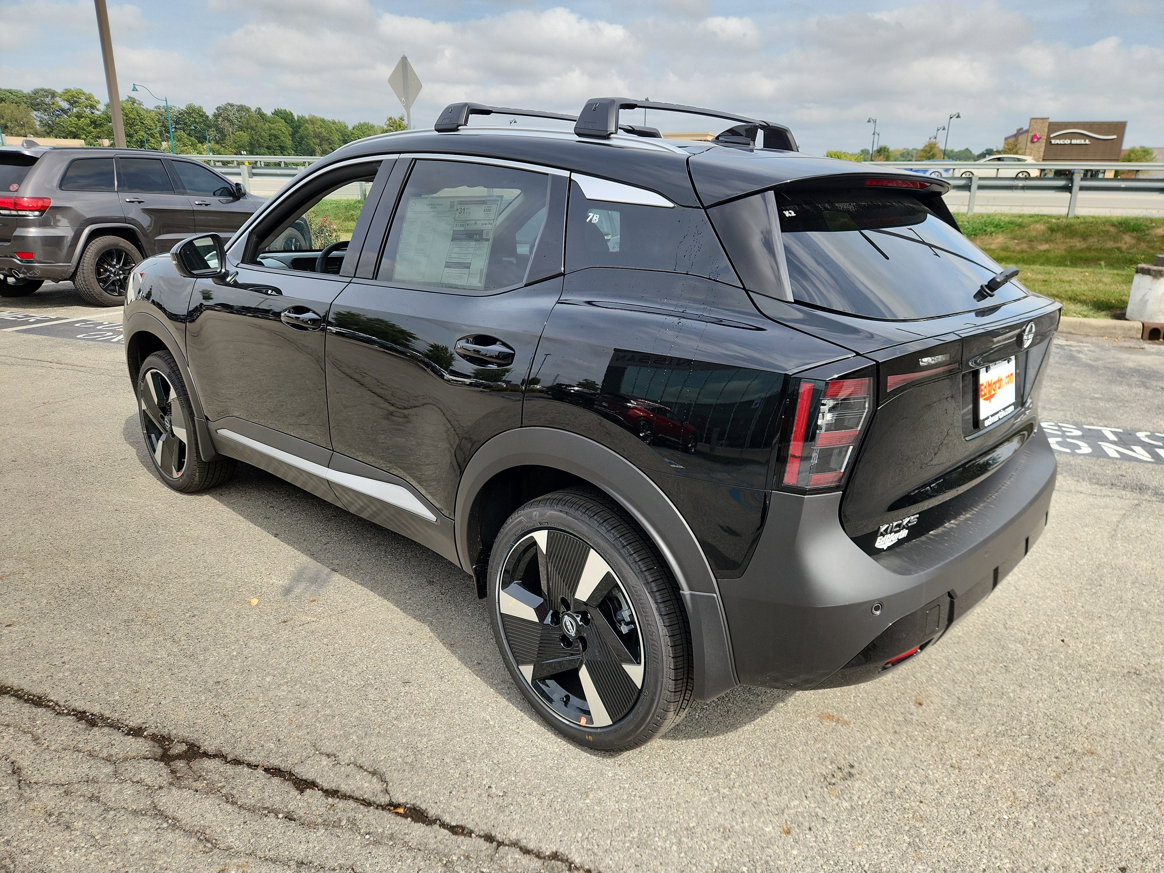 2026 Nissan Kicks SR