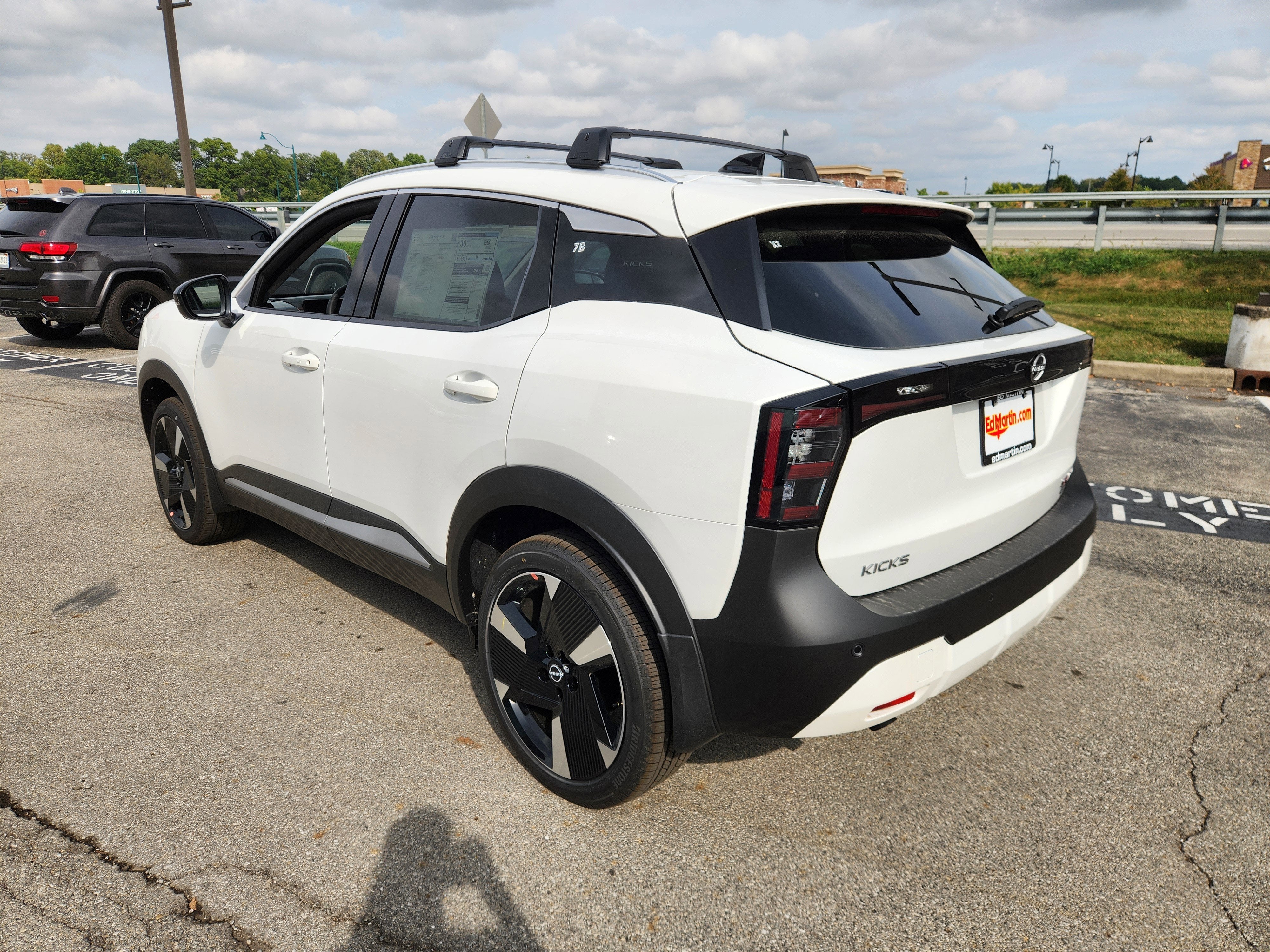2026 Nissan Kicks SR