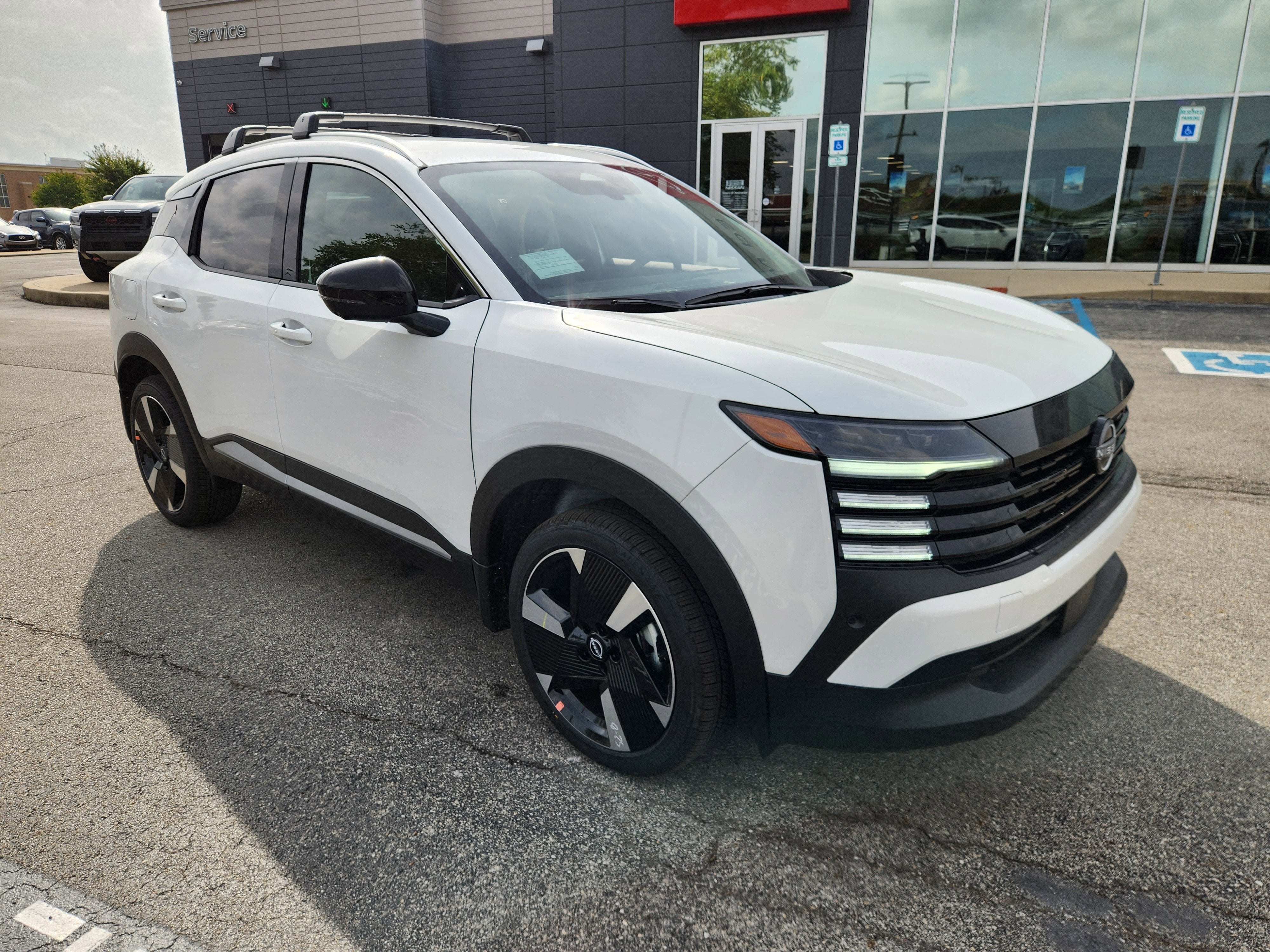 2026 Nissan Kicks SR