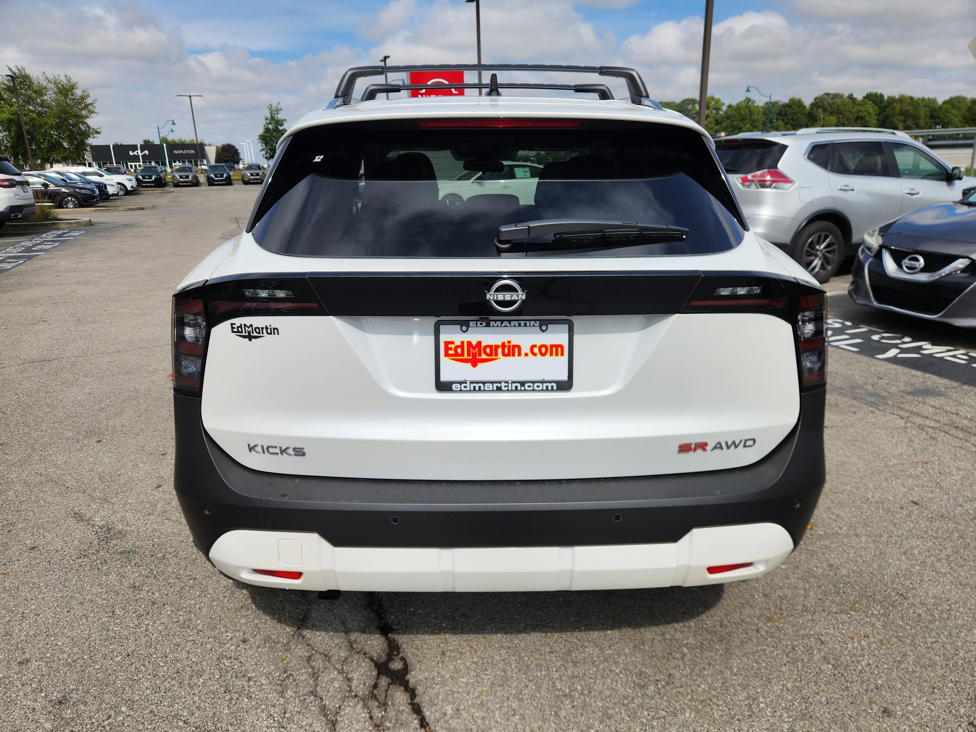 2026 Nissan Kicks SR
