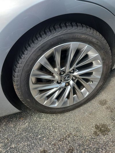 2022 Lexus ES 300h Ultra Luxury