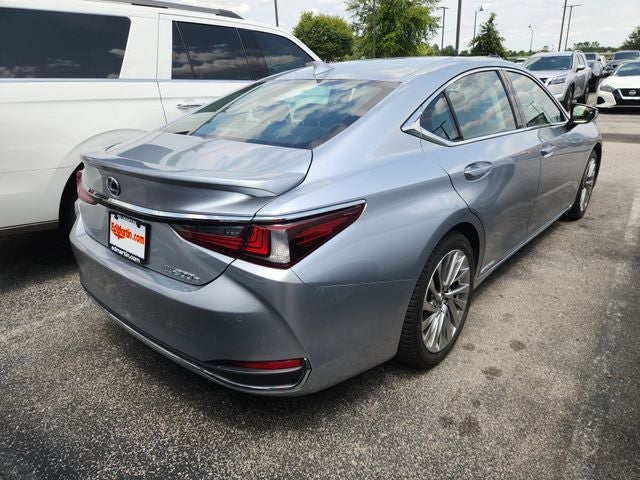 2022 Lexus ES 300h Ultra Luxury