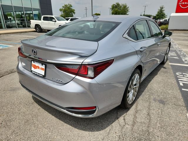 2022 Lexus ES 300h Ultra Luxury