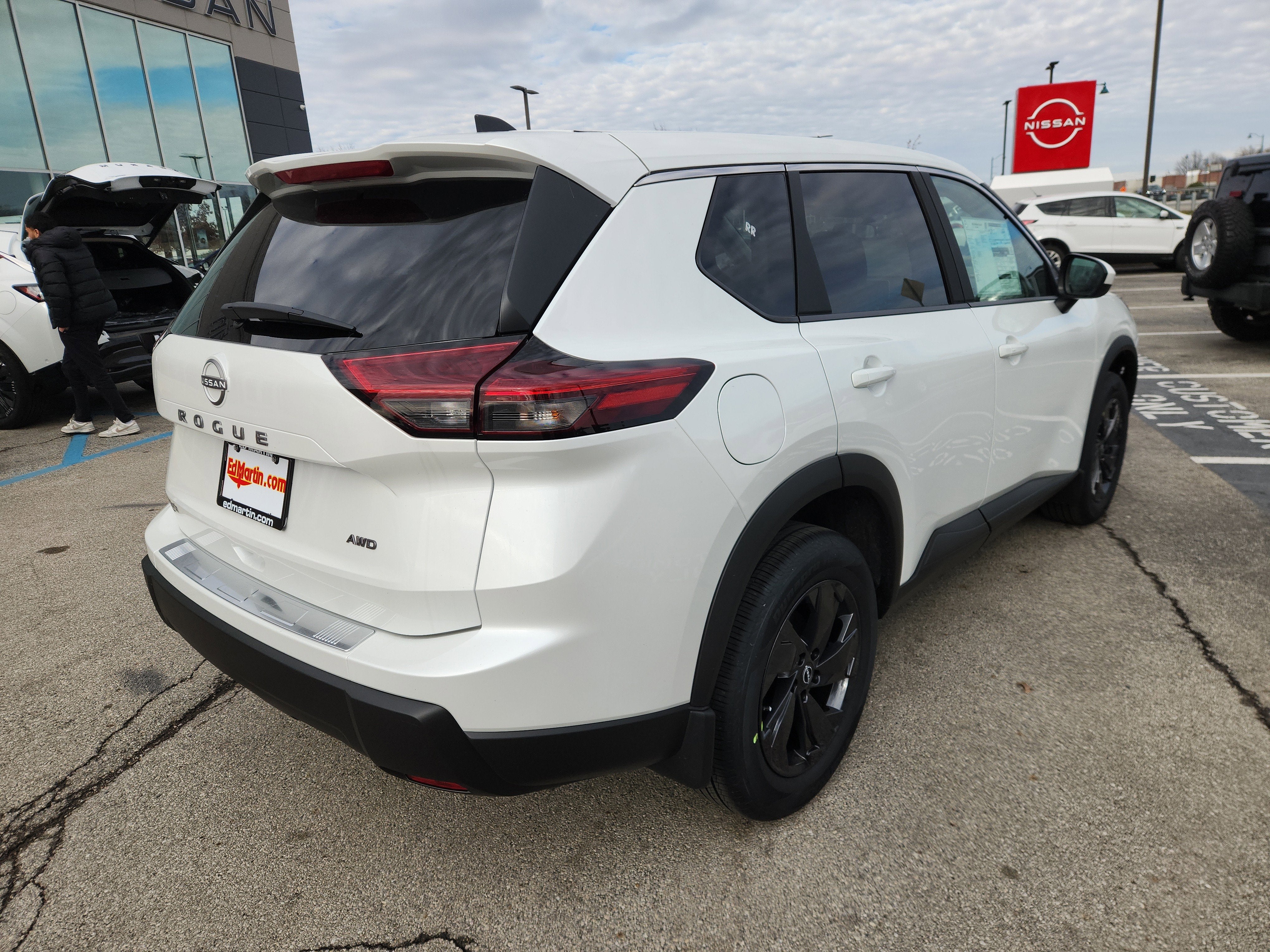 2026 Nissan Rogue SV
