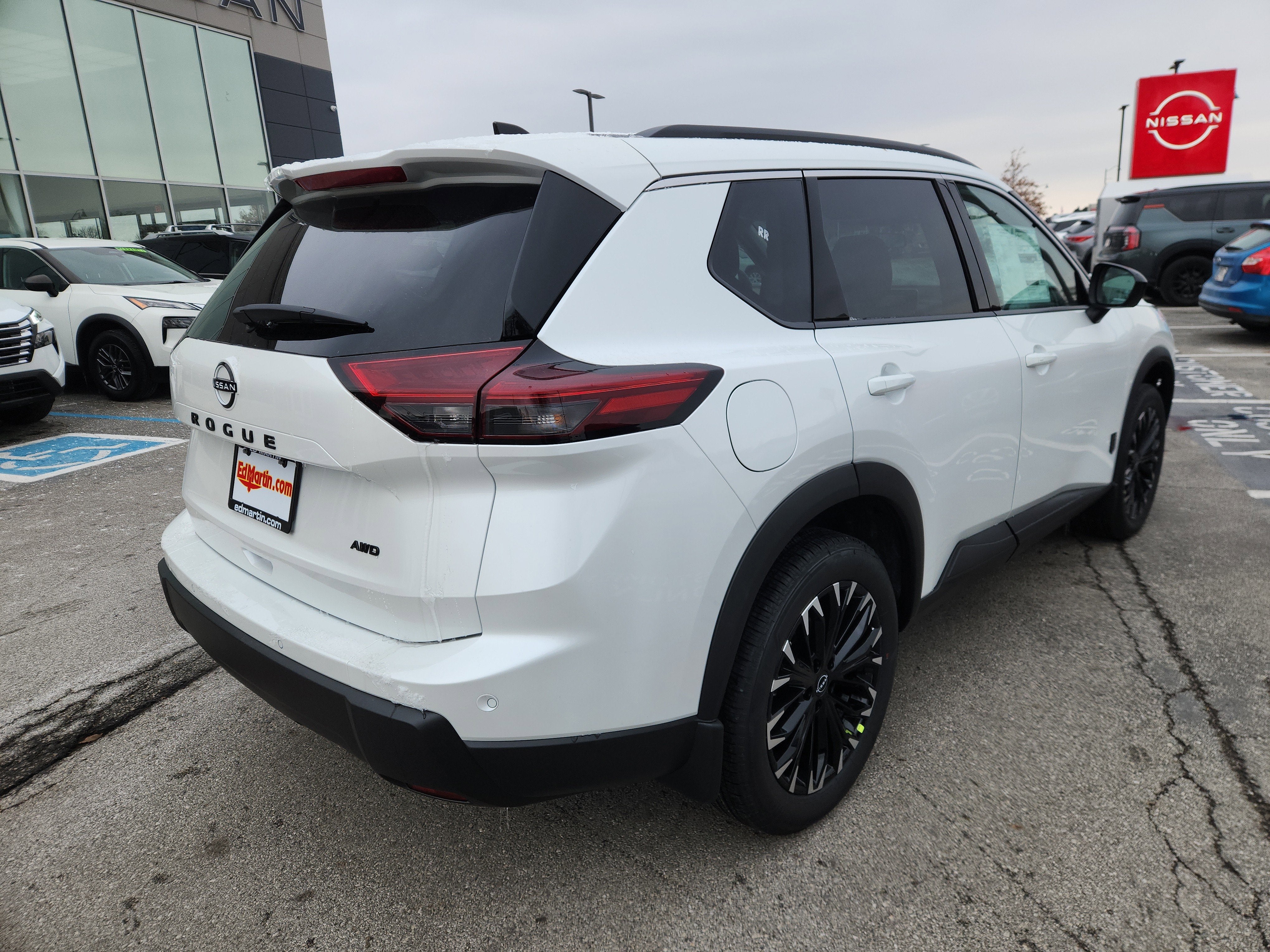 2026 Nissan Rogue Dark Armor