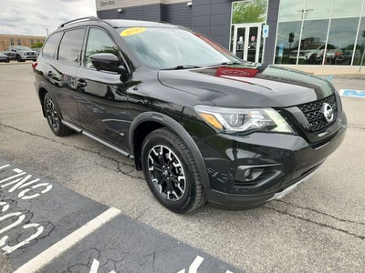 2020 Nissan Pathfinder SL