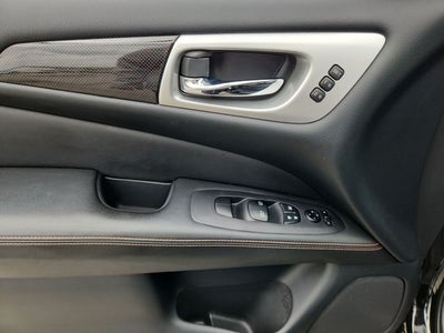 2020 Nissan Pathfinder SL