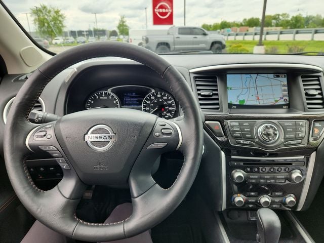 2020 Nissan Pathfinder SL