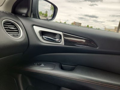 2020 Nissan Pathfinder SL