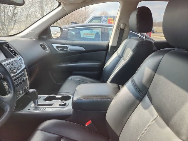 2017 Nissan Pathfinder SL