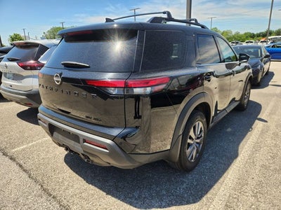 2023 Nissan Pathfinder SV