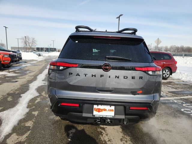 2026 Nissan Pathfinder SV