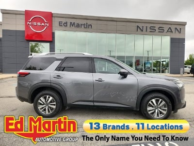 2025 Nissan Pathfinder SL