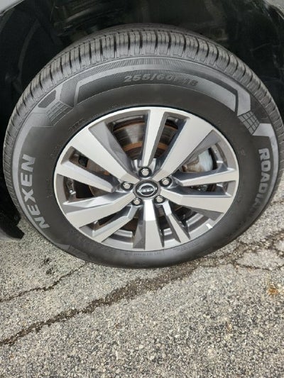 2025 Nissan Pathfinder SL