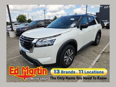 2024 Nissan Pathfinder SL