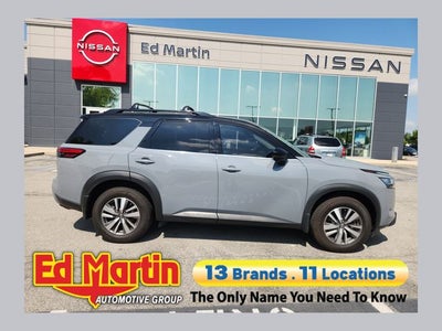 2022 Nissan Pathfinder SL
