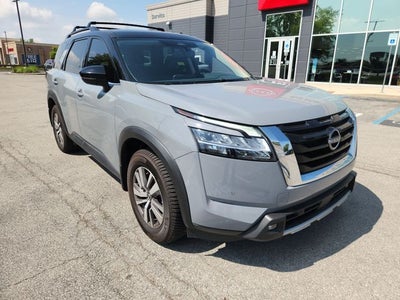 2022 Nissan Pathfinder SL