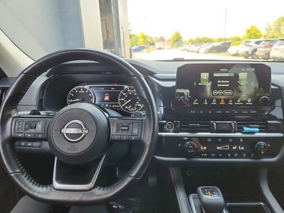 2022 Nissan Pathfinder SL