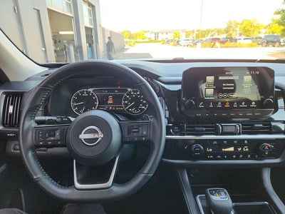2025 Nissan Pathfinder SL