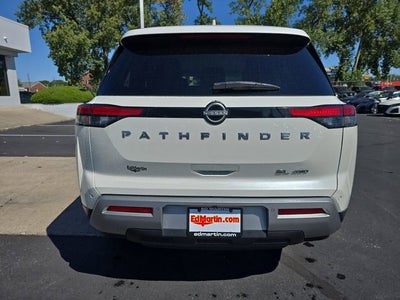 2024 Nissan Pathfinder SL