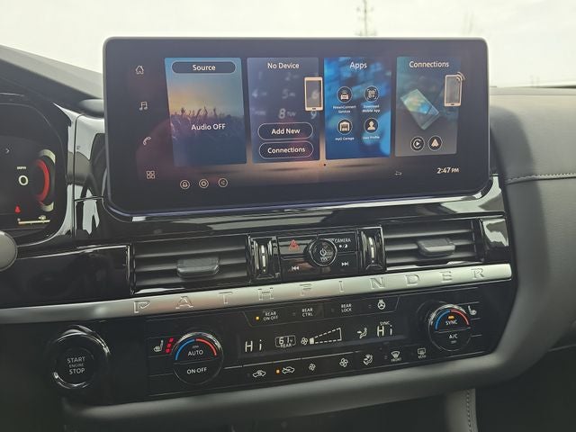 2026 Nissan Pathfinder SL