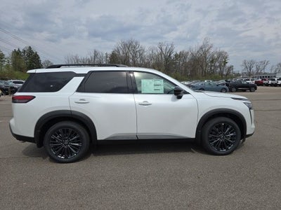 2026 Nissan Pathfinder SL